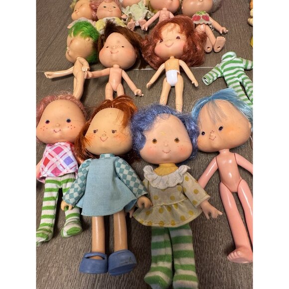 VTG 1979 Strawberry Shortcake 12 Dolls 6 Pets House Clothing Lot - Picture 3 of 16
